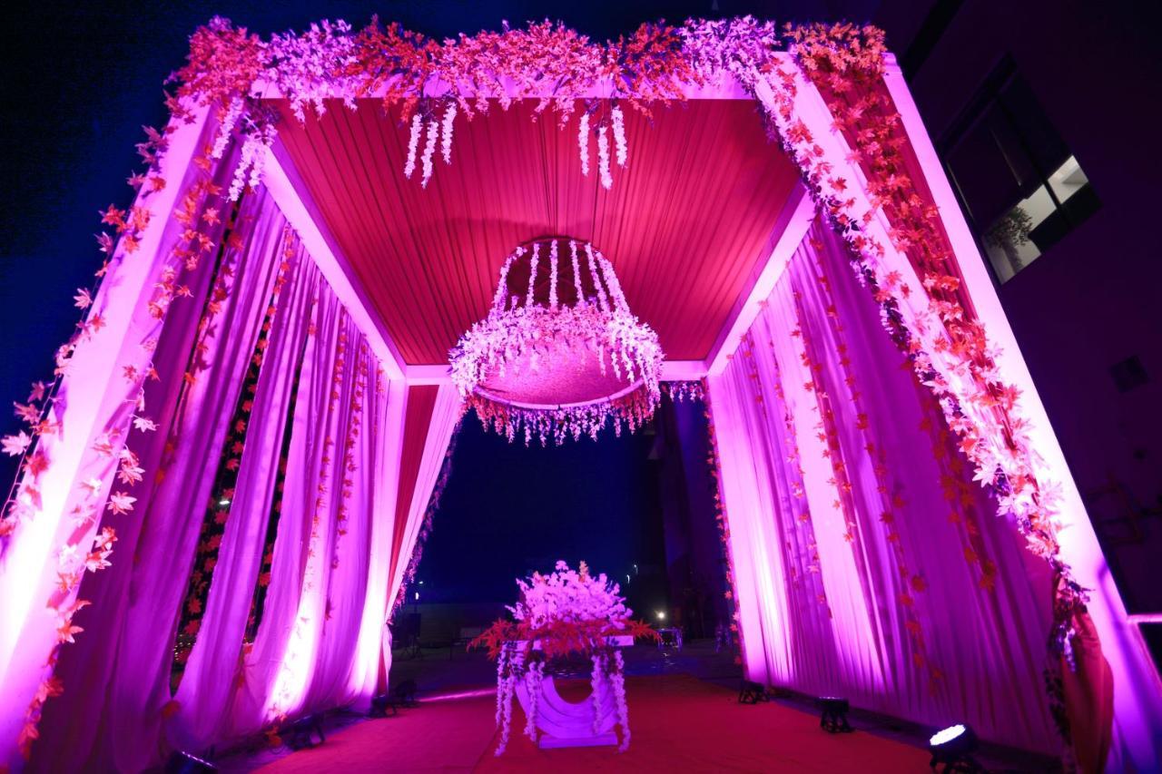 Hotel La New Delhi Exterior photo